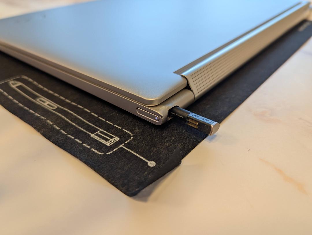 Lenovo Yoga ノートPC Intel i7 16GB