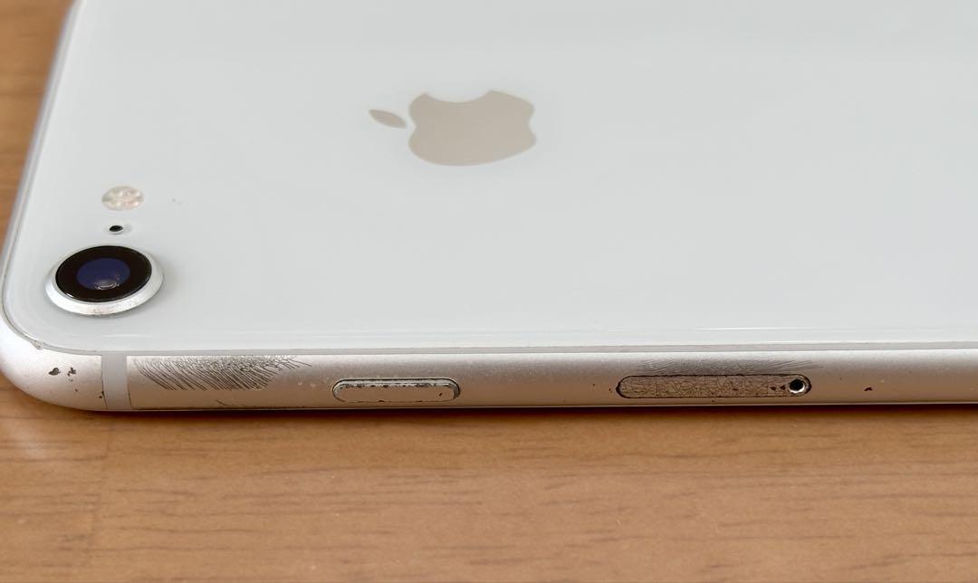 Apple iPhone8 シルバー 256GB 本体（箱・保護フィルム付き） Apple iPhone8 シルバー 256GB 本体（箱・保護フィルム付き