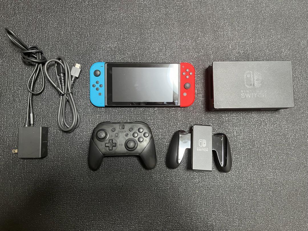 WiiU 本体、付属品セット ハンドル3つ付き テレビゲーム