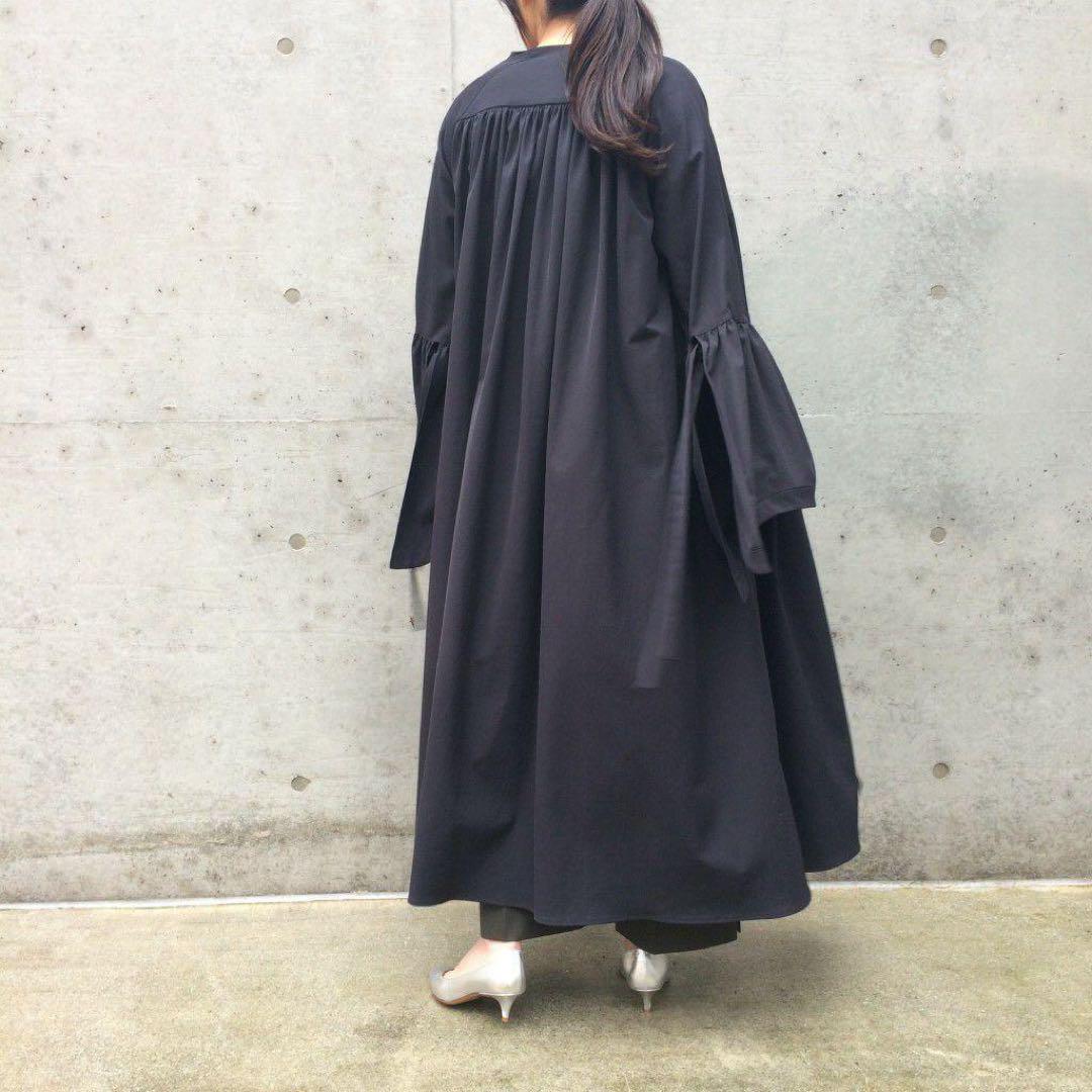 ELIN ドライツイル　フレアスリーブドレス ワンピース コート アウター