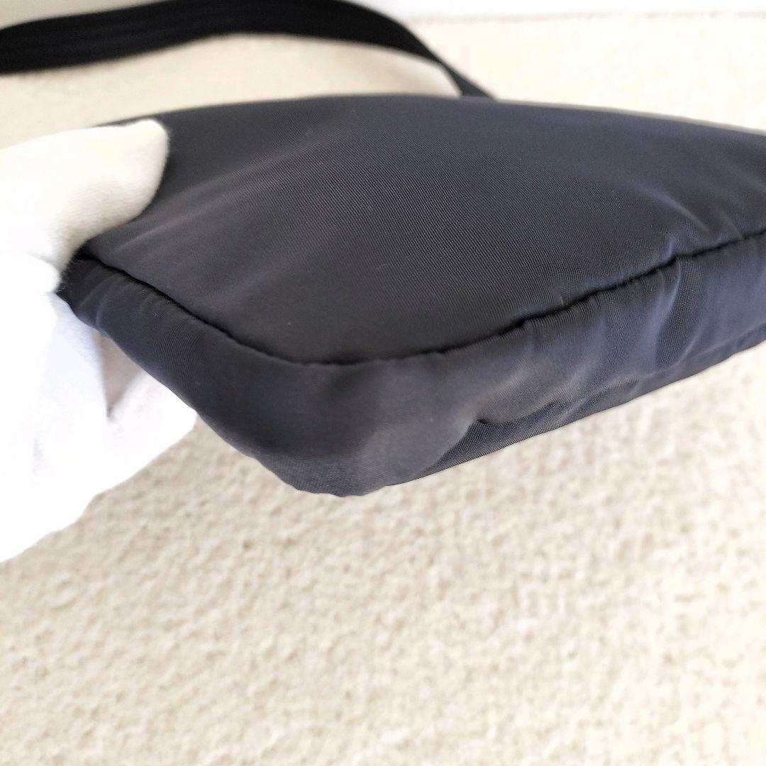 未使用品☆LACOSTE ラコステ☆ショルダーバッグ ブラック ナイロン