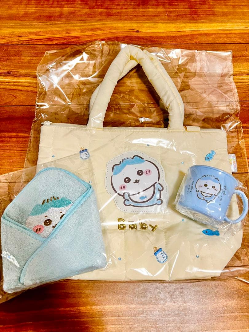 ちいかわBaby キルティングトートバッグ ノベルティプラコップ ハチワレ