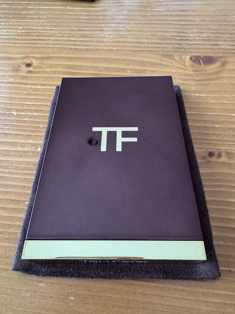TOMFORDアイカラークォード 42Aヘイズィセンシュアリティ