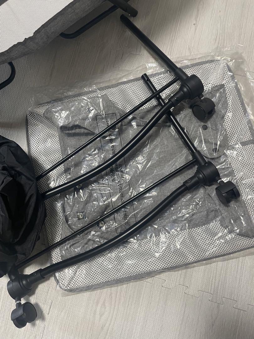 美品 折りたたみベビーベッド