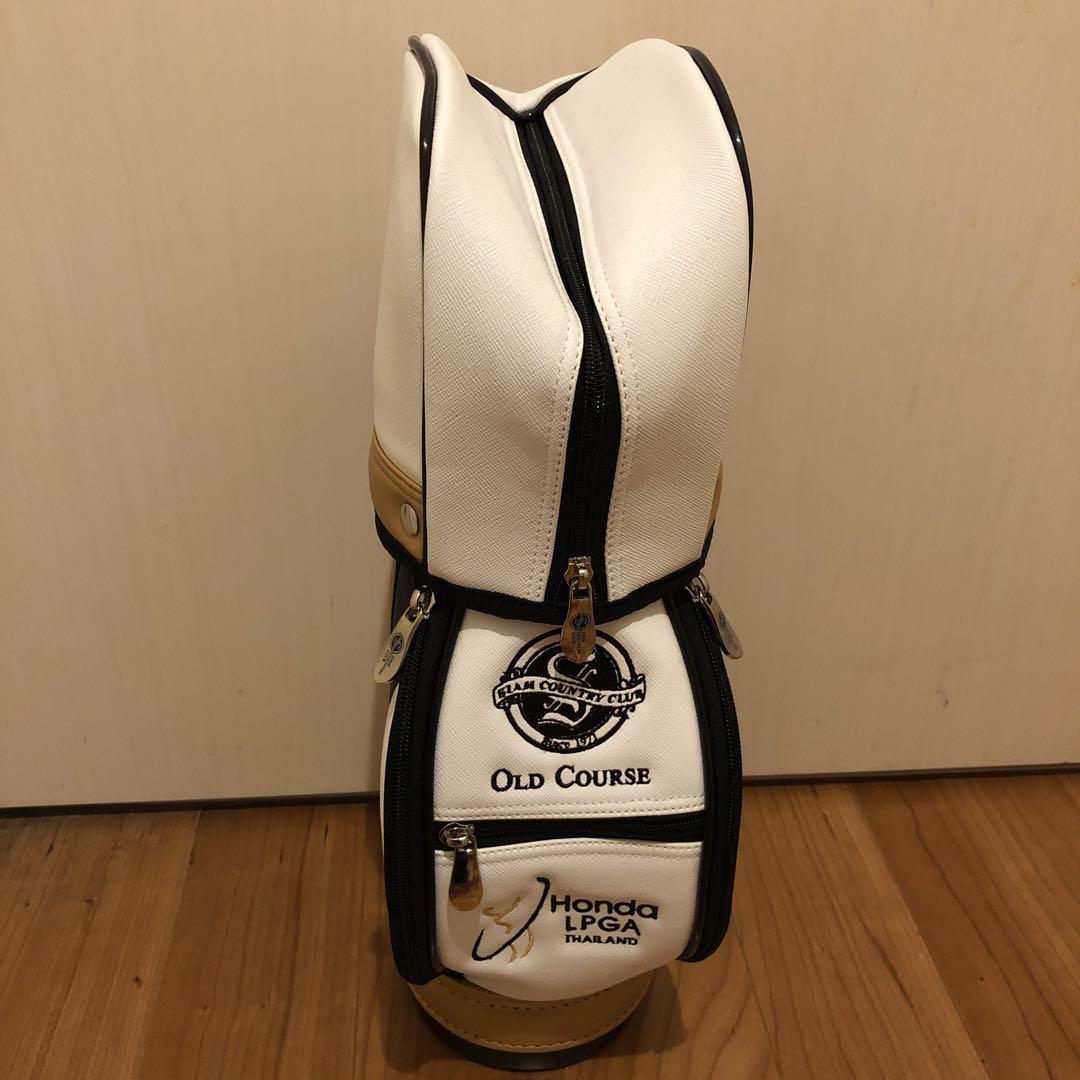 SLAM COUNTRY CLUB で購入した ゴルフバッグ型のボトルケース