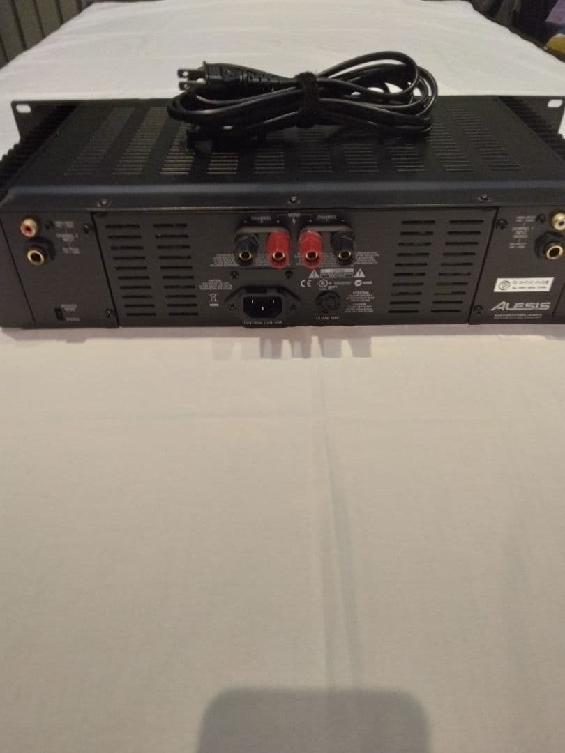 Alesis RA150 アンプ