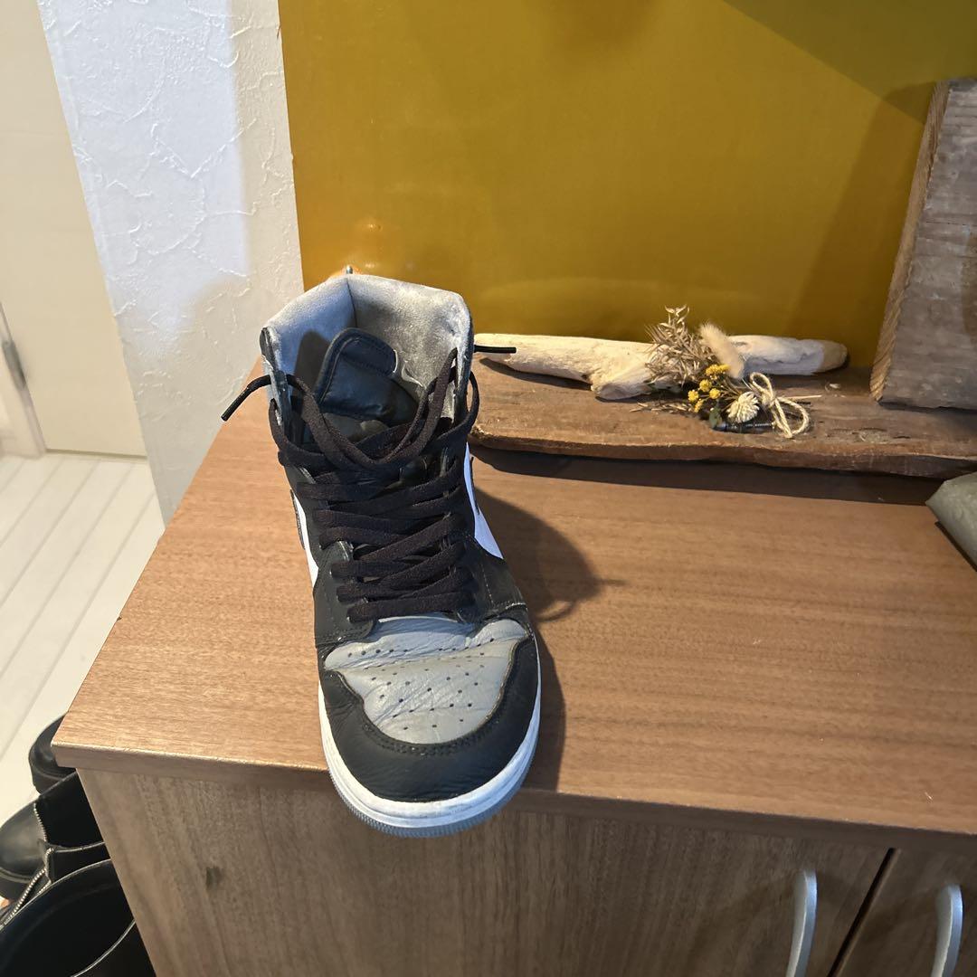 Nike Air Jordan 1 グレー/ブラック スニーカー