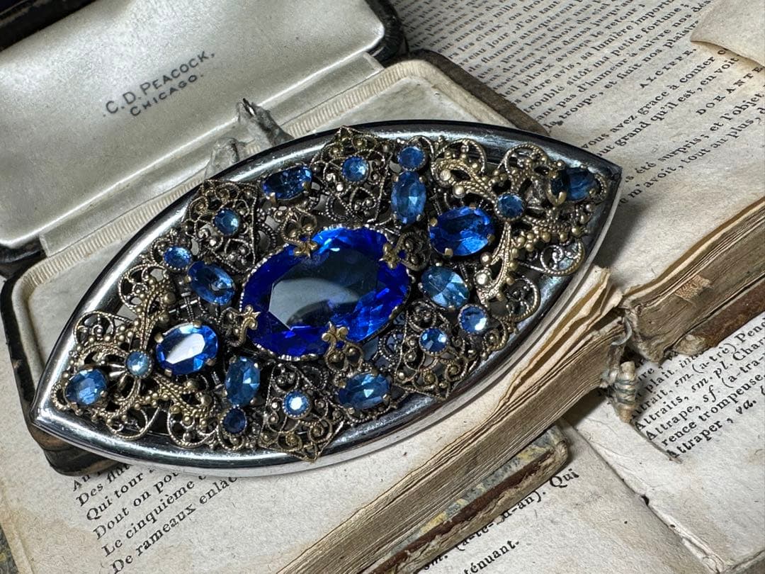 セール品ヒトリシズカ様専用 25197 青のラインストーンのブローチ