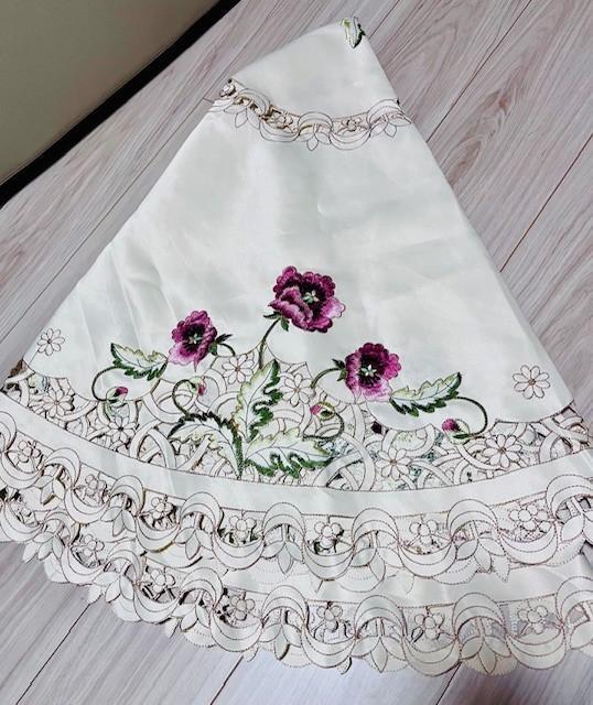 少々難ある、値下げ 円形150ｃｍ刺繍テーブルクロス