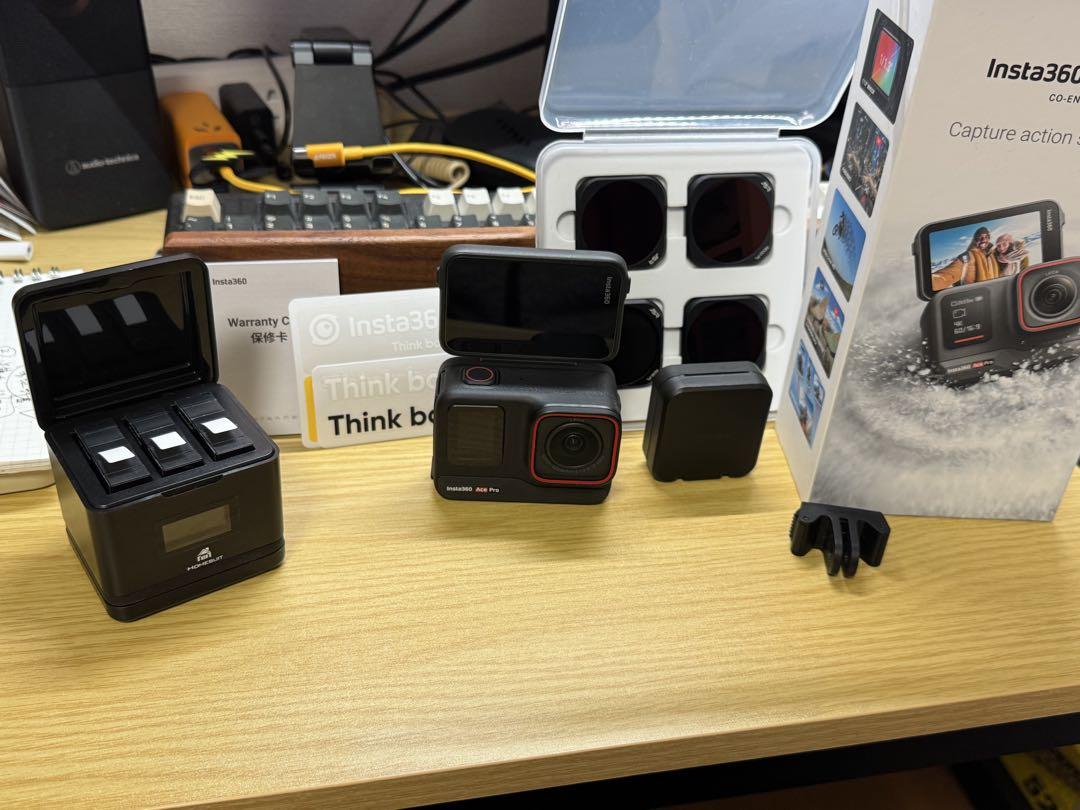Insta360 ACE PRO 本体　予備バッテリー