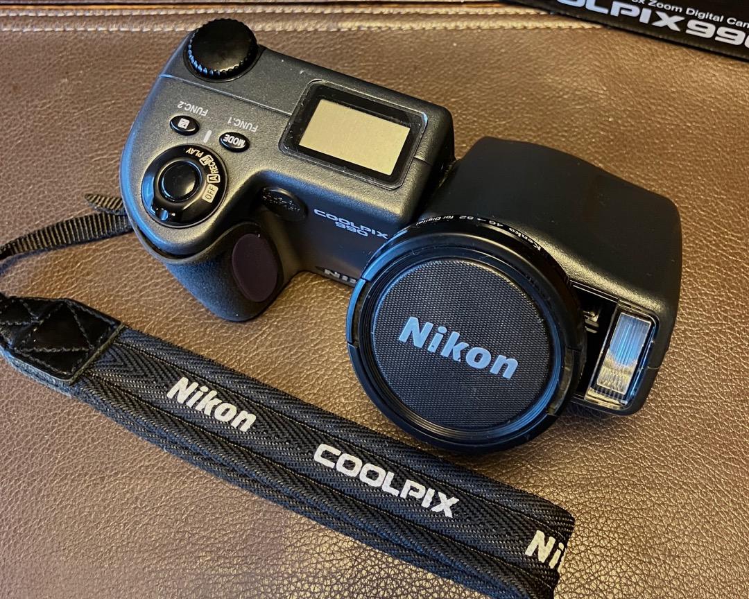 ニコン Nikon COOLPIX 990 デジタルカメラ 特製フード付
