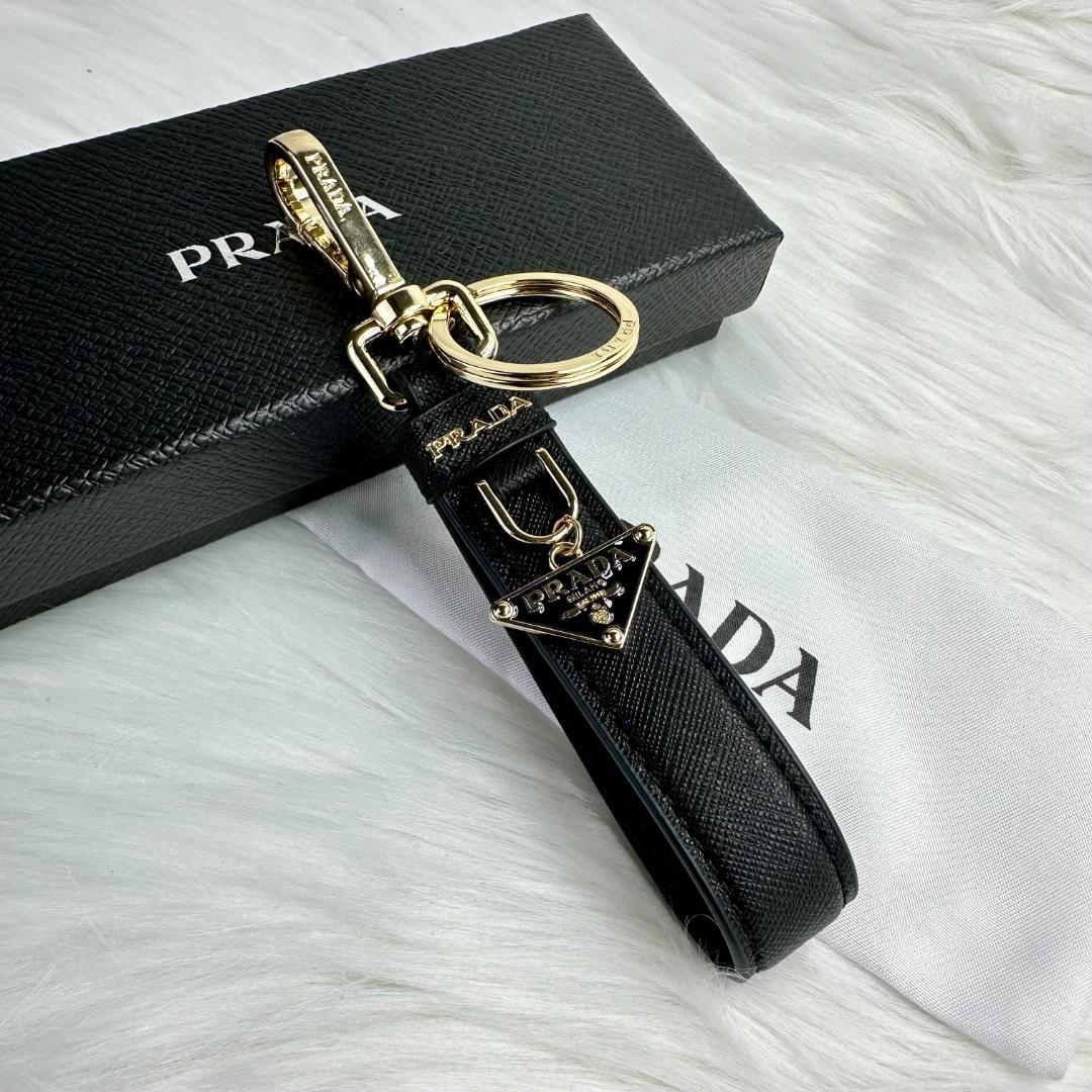 最終値下✧ PRADA キーリング キーホルダー - メルカリ