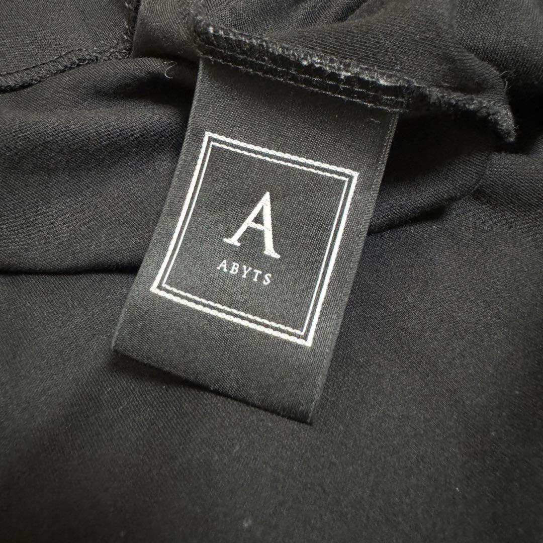 佐藤健　ABYTS CREW NECK LOGO T-SHIRT