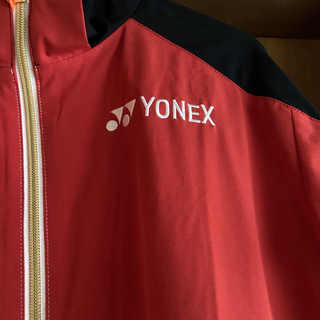 YONEX ウインドブレーカー
赤/白/黒