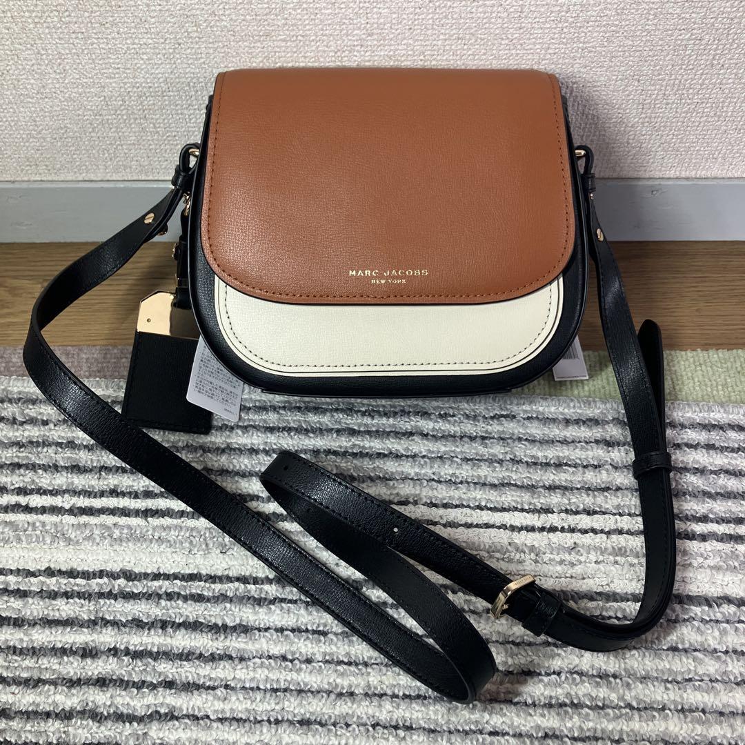 MARC JACOBS カラーブロック タグチャーム付クロスボディー♪ 未使用品】マークジェイコブス チャーム付 カラーブロック
