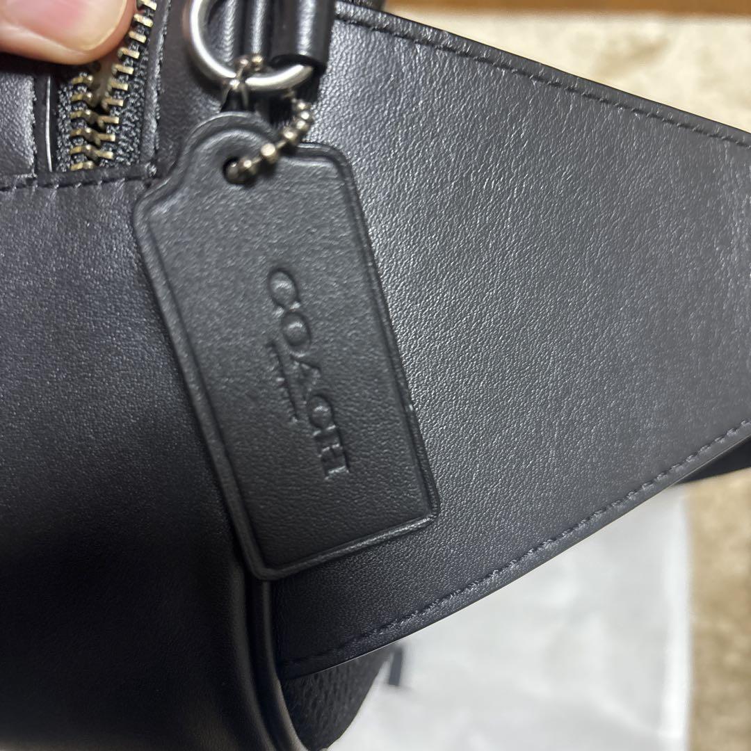 美品　COACH ボディバッグ　オールレザー