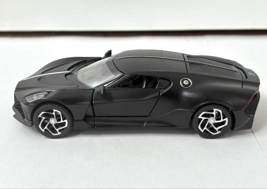 ブガッティ/フェラーリ ライト点滅 サウンド1/32 2台　ミニカー 車模型