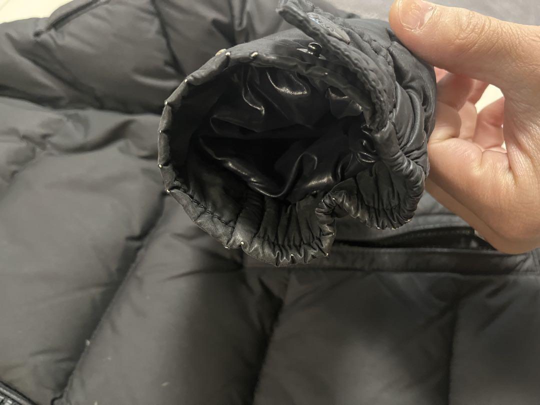 MONCLER ブラック ダウンジャケット