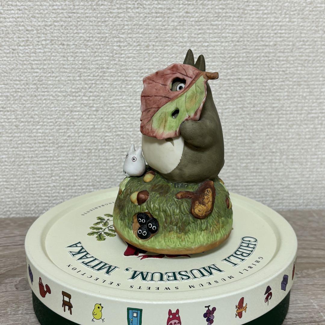 ジブリ　となりのトトロ　オルゴール　クッキー缶　おまけ付き
