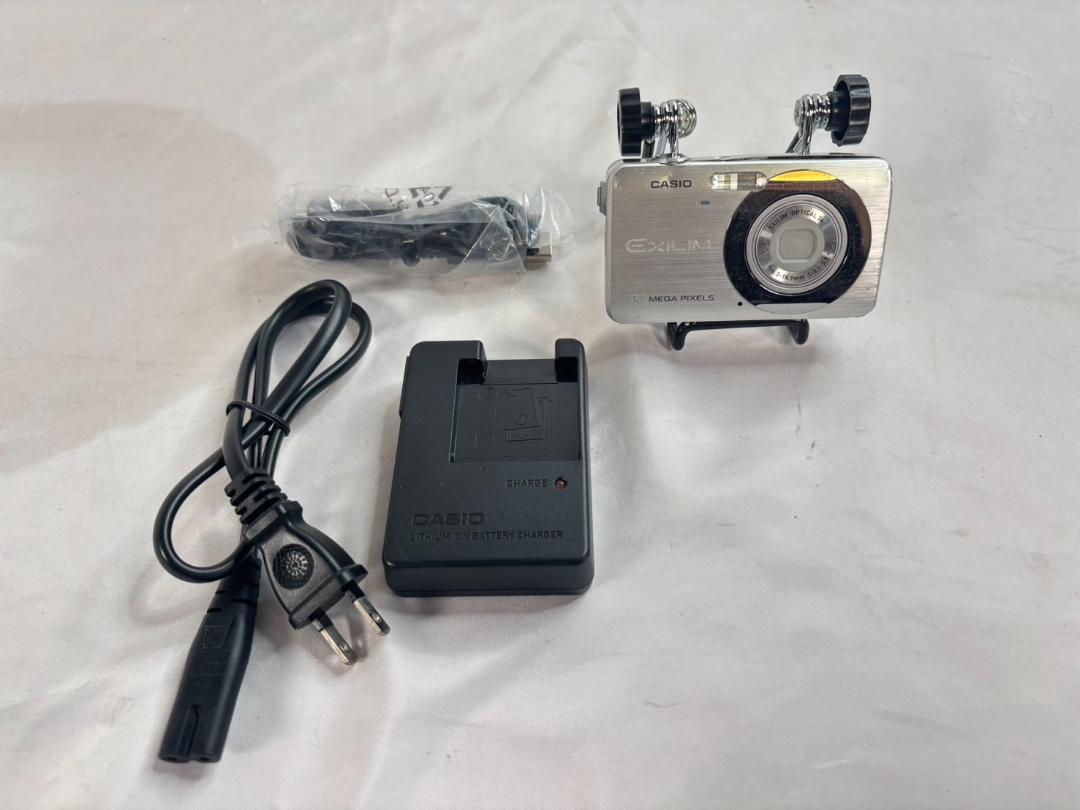 CASIO EXILIM EX-Z80 シルバー コンパクトデジタルカメラ