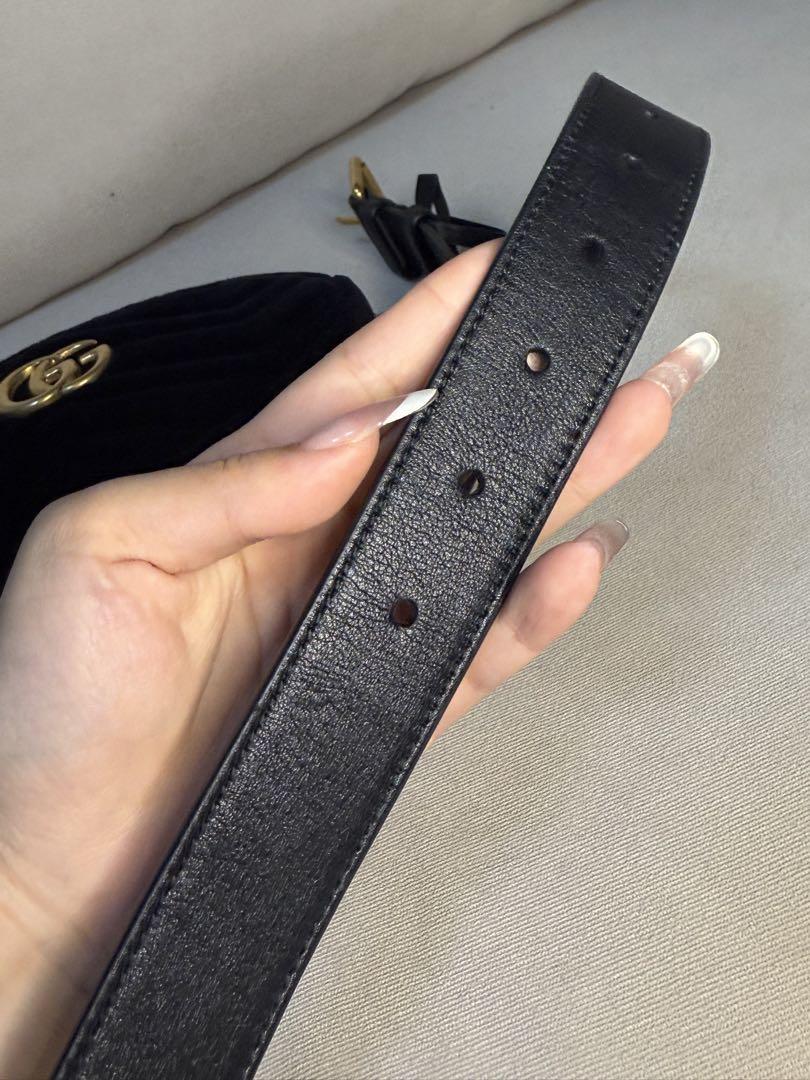 GUCCI ブラック ベルベット ボディバッグ