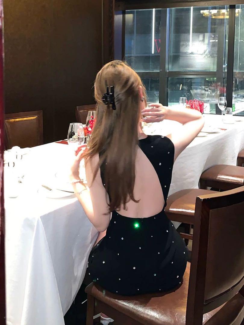 ミニワンピース♡春夏向け 背中可愛いデザイン お出かけにも最適！