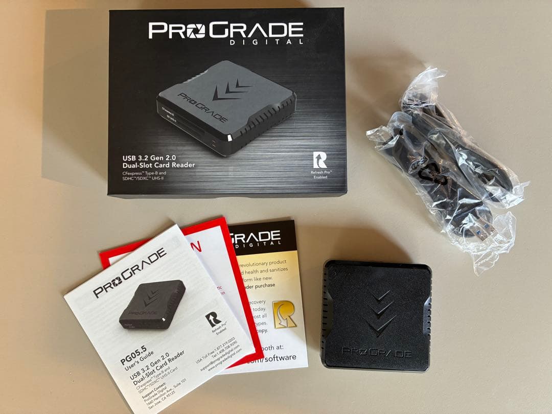 USB3.2Gen2ダブルスロットカードリーダー♥に近い