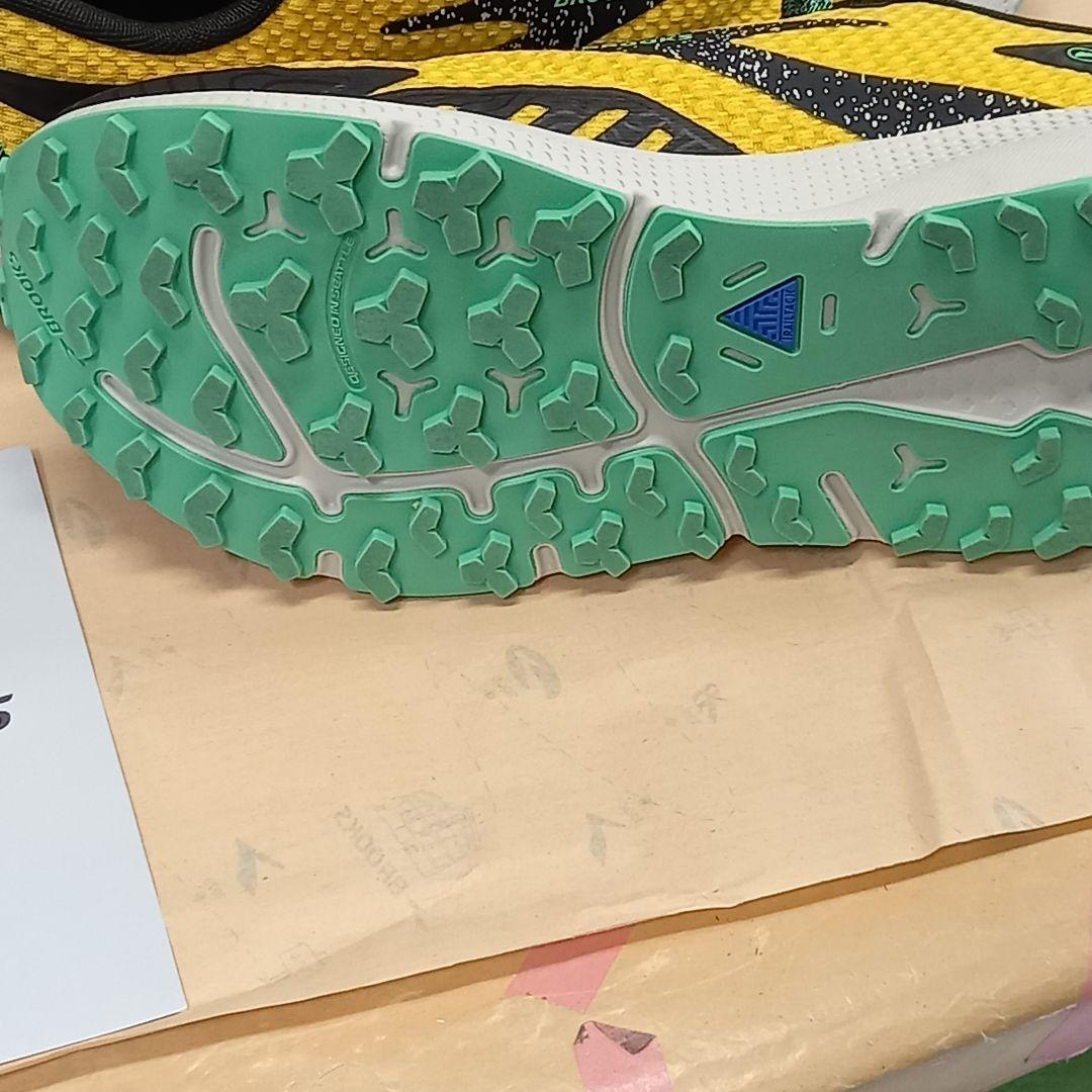 メンズ25.5 Brooks　Divide4　（ライトトレイル）試着のみ