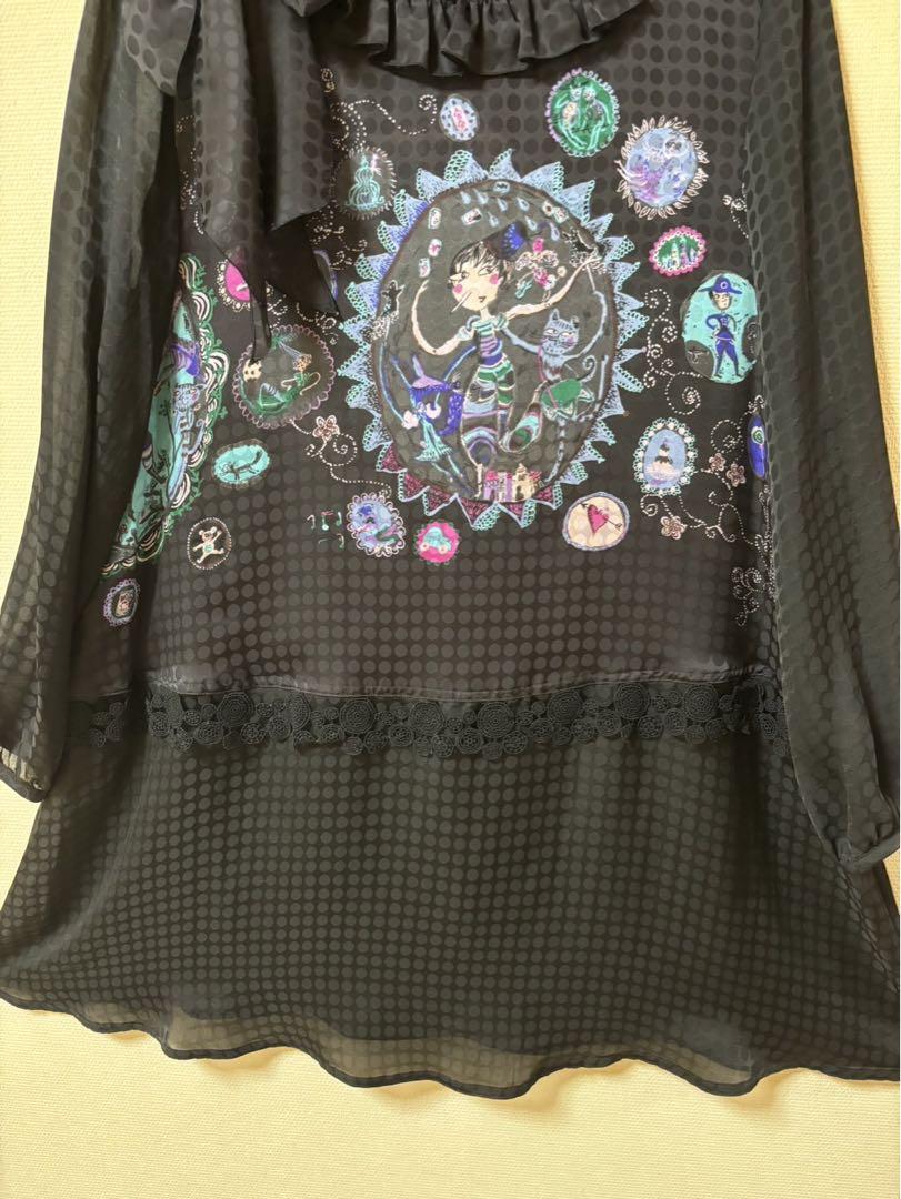『新品未使用』⭐️トクコプルミエヴォル⭐️濃いグレー地にピノキオ.キツネチュニック❣️