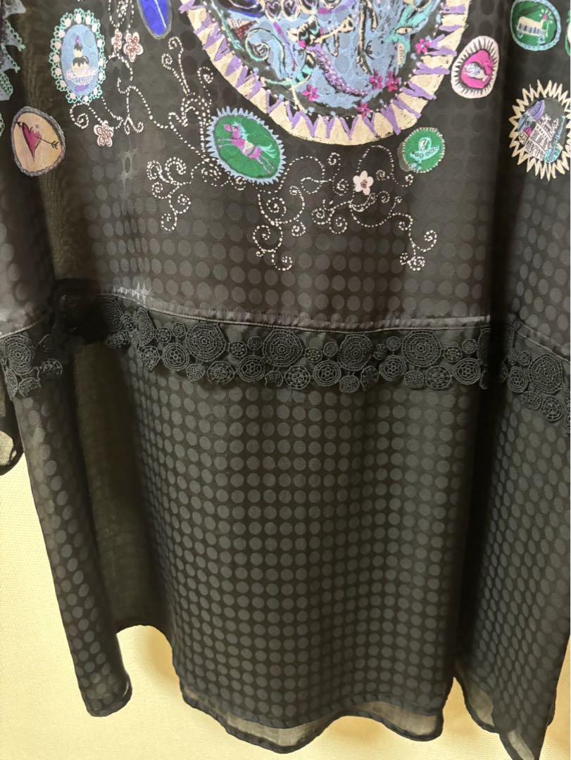 ラウンド  新品未使用』⭐️トクコプルミエヴォル⭐️濃いグレー地に トップス
