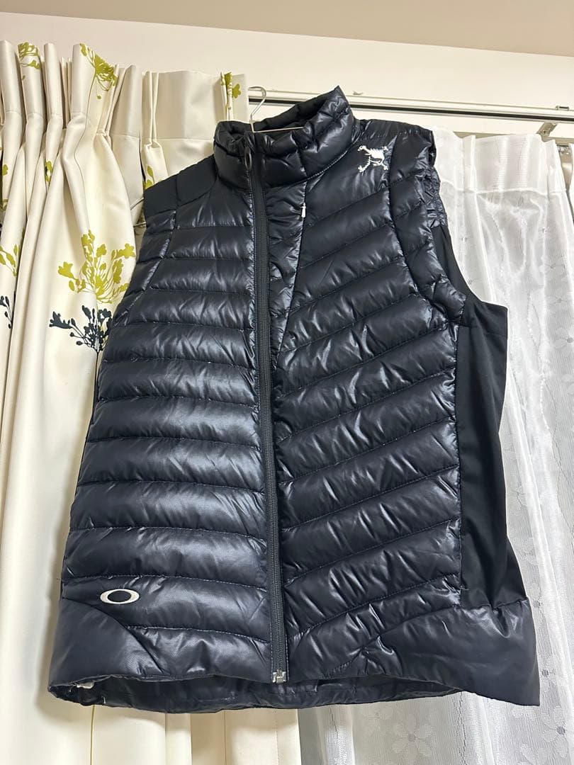 OAKLEY ダウンベストM OAKLEY