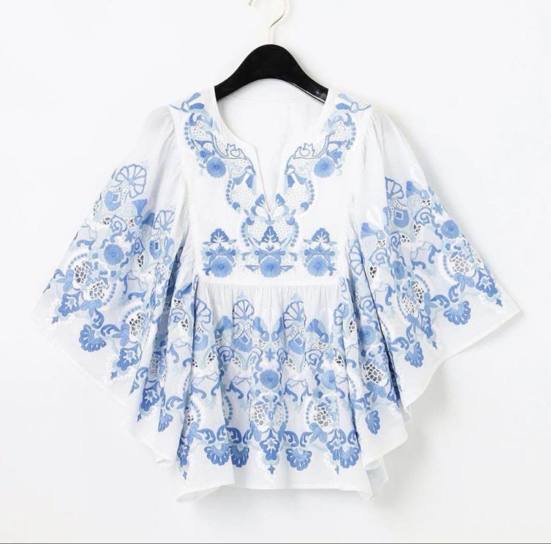 GRACE CONTINENTAL 刺繍フレアスリーブトップス