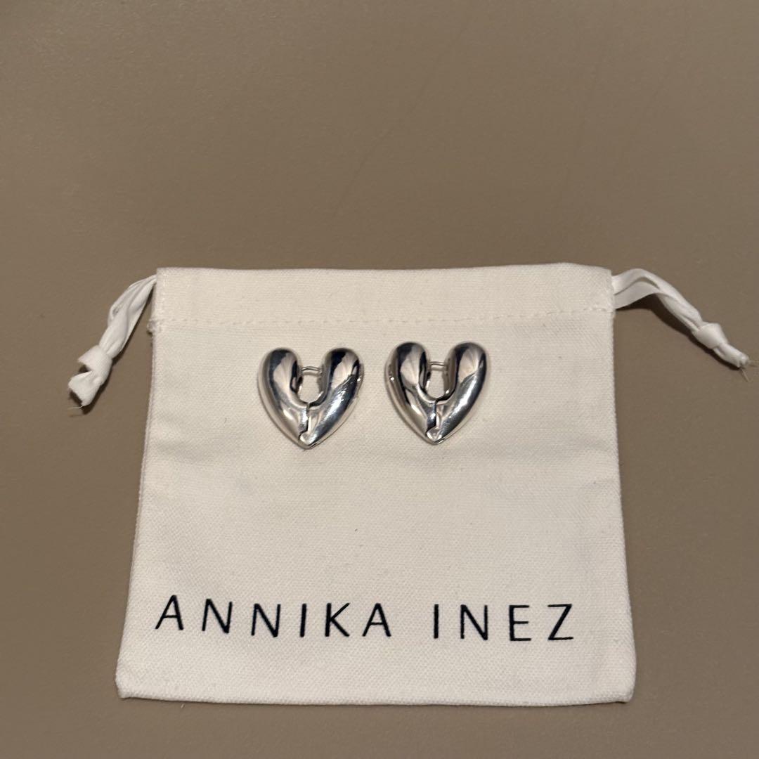 ANNIKA INEZ【HEART HOOPS ラージピアス】