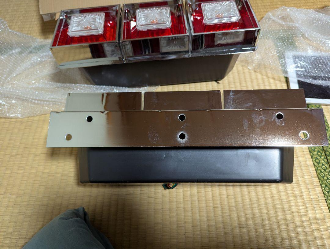 未使用品3連テール左右セット！