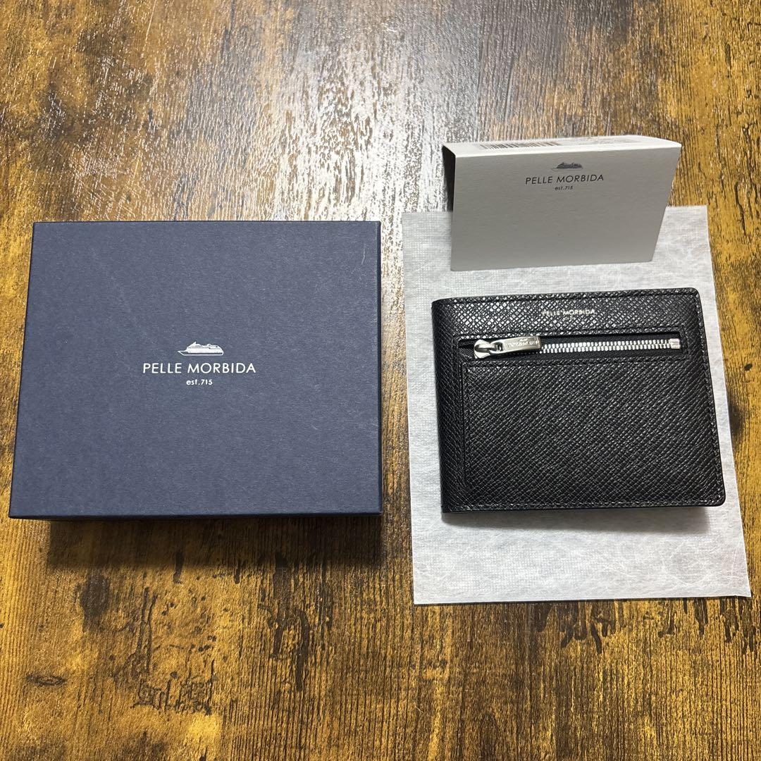 ペッレモルビダ　ブラックレザー二つ折り財布