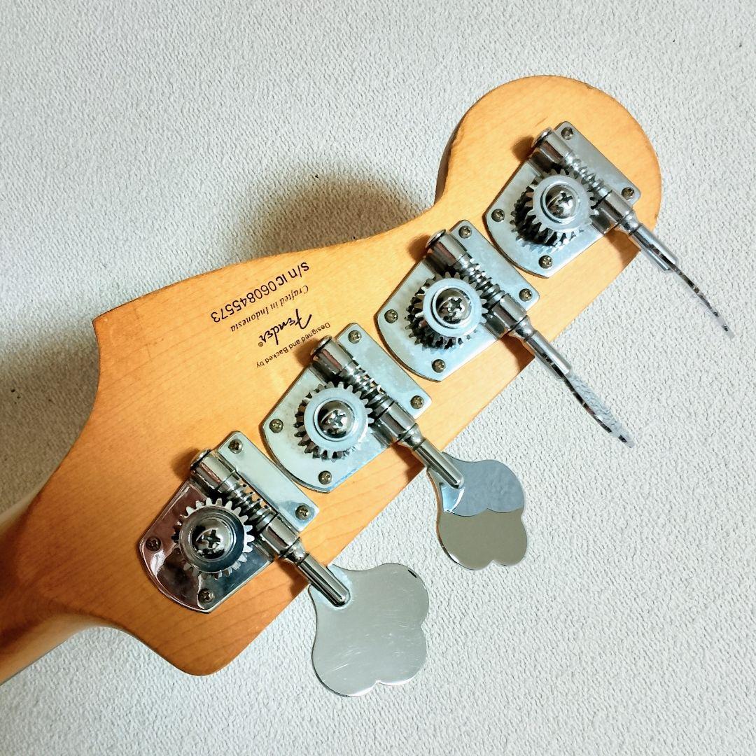 Squier by Fender　Precision Bass