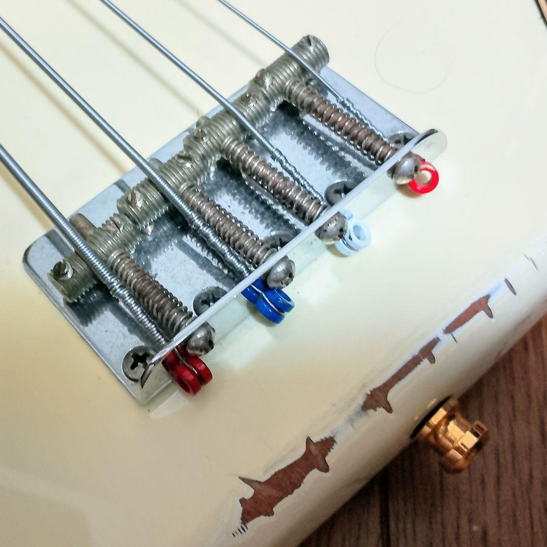 Squier by Fender　Precision Bass