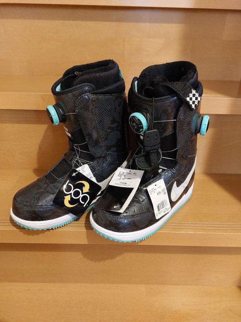 新品NIKE・23.5cm★スノーボードブーツ