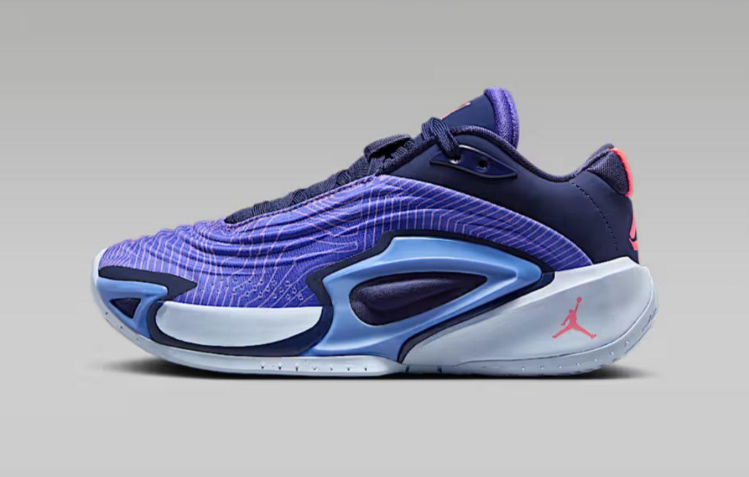 ひ*ん様 NIKE　ルカ 3 ジュニア バスケットボールシューズ２２,５cm