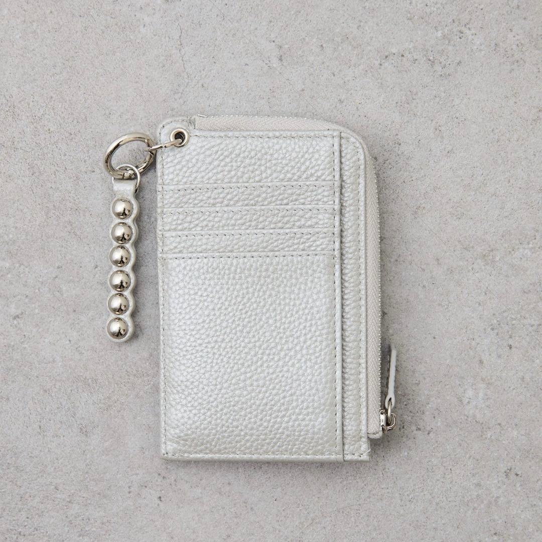 インフルエンサーほし企画 本革スタッズフラグメントケース シルバーear PAPILLONNER