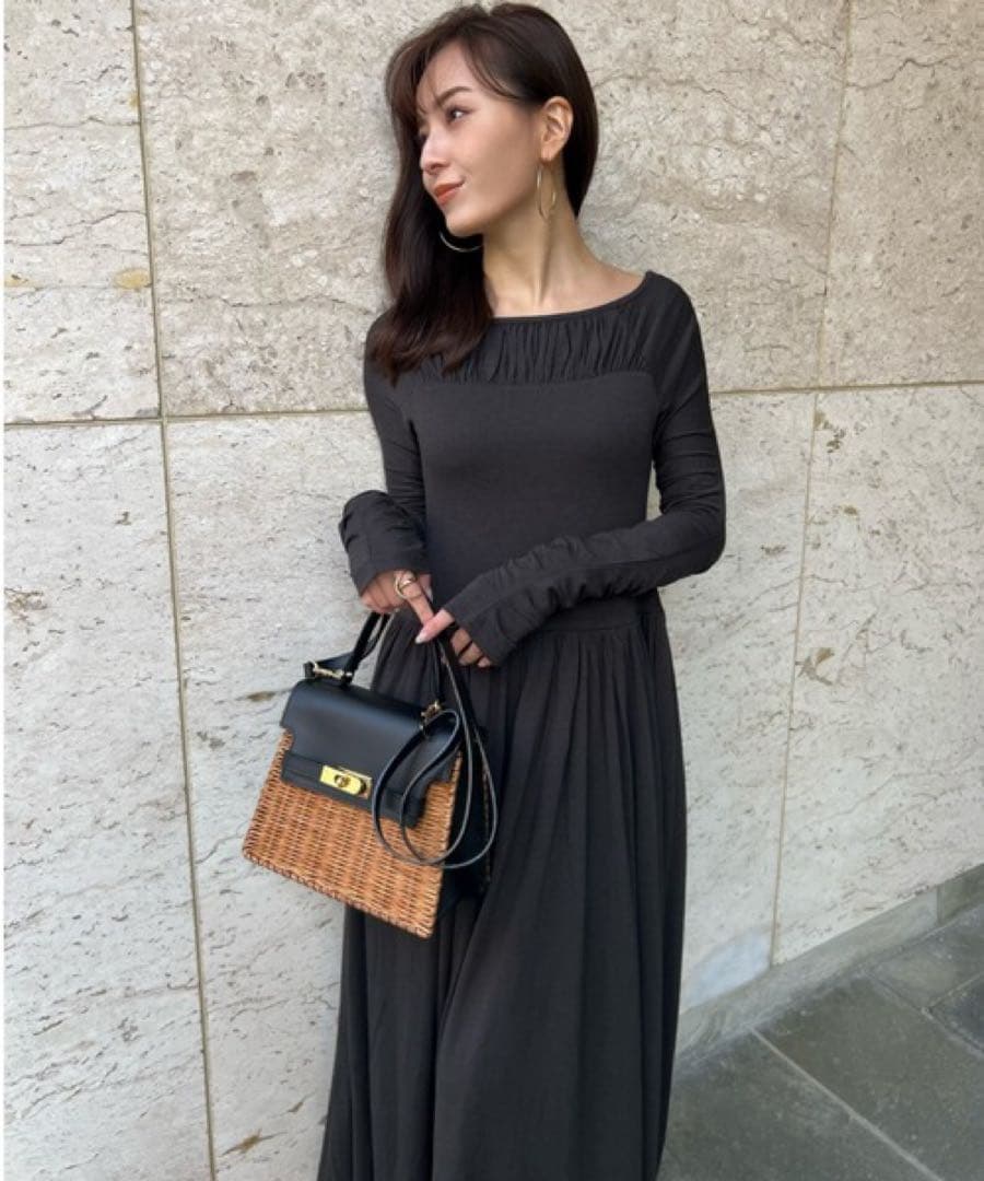 anuans アニュアンス ギャザーデザインベアカットワンピース - メルカリ