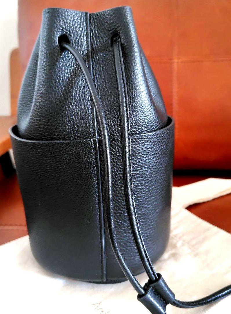 Aeta 黒 レザー 巾着型バッグ