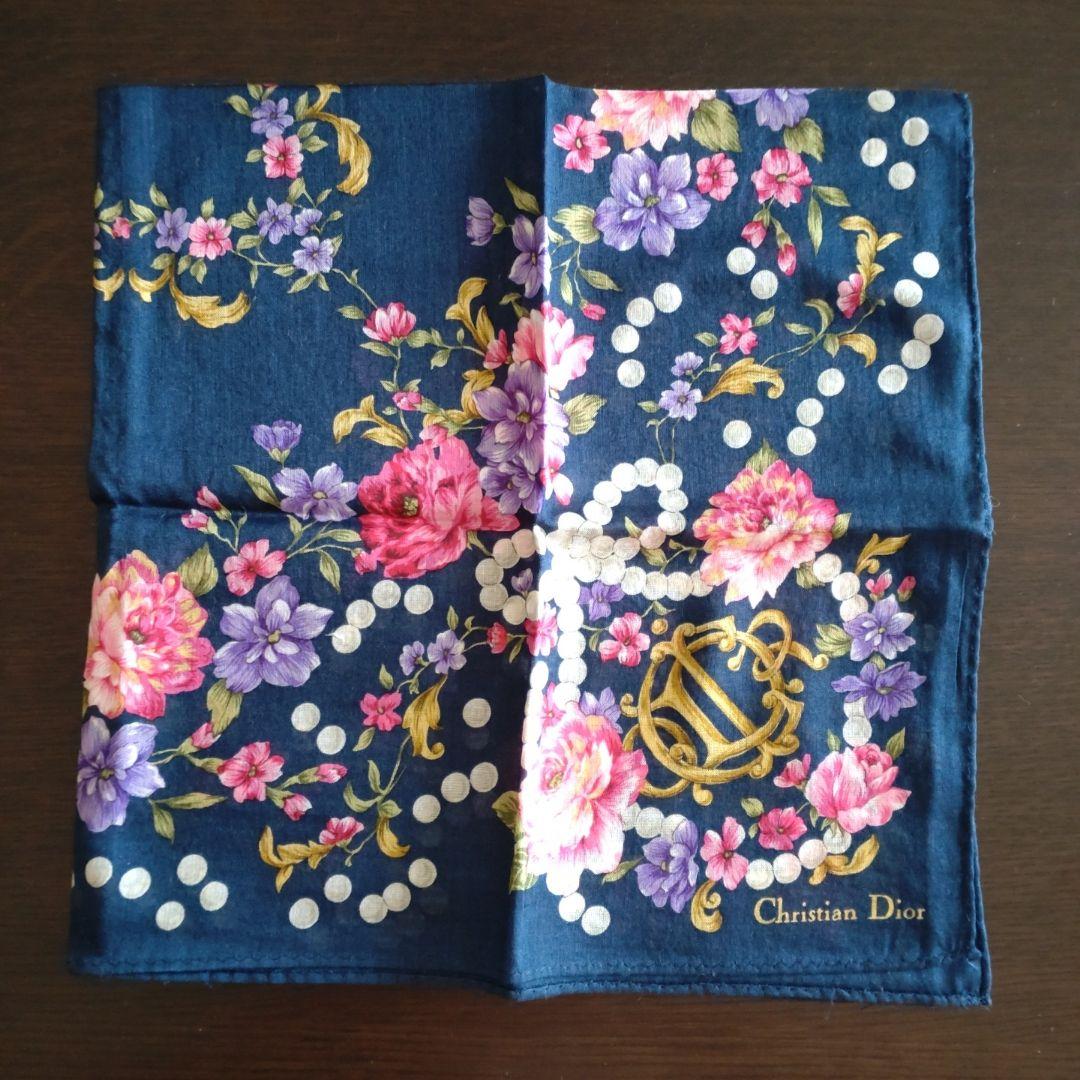 メルカリ便♡Christian Dior♡アンティーク風　ハンカチ メルカリ便♡Christian Dior♡アンティーク風 ハンカチ
