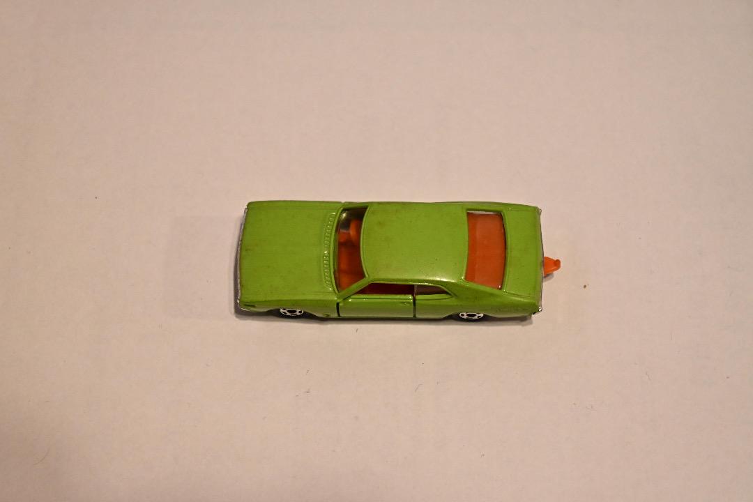 トミカ NISSAN LAUREL 2000 SGX