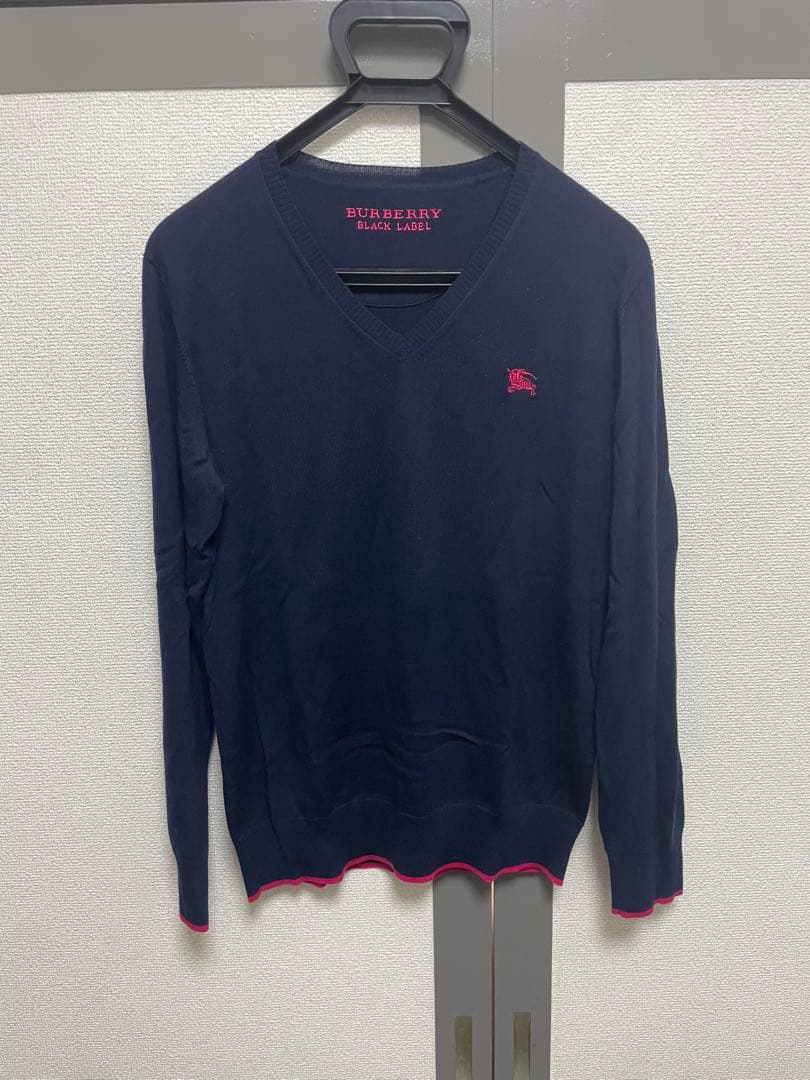 バーバリー　ブラックレーベル　Vネック ニット　ネイビー　M メンズ　刺繍　ロゴ バーバリーブラックレーベル ネイビー Vネックセーター サイズ3 中古美