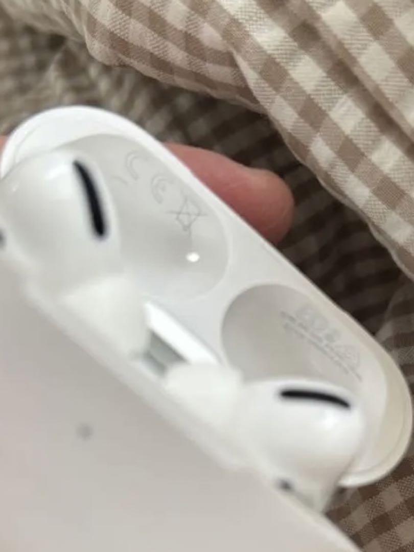 AirPods Pro ホワイト - イヤフォンオンライン
