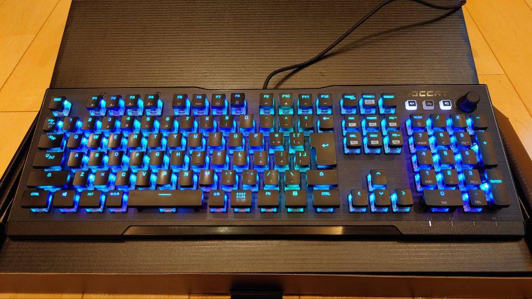 ROCCAT USB Vulcan 121 AIMO RGBゲーミングキーボード