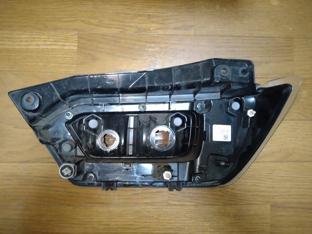 スズキ WAGON R テールランプ左