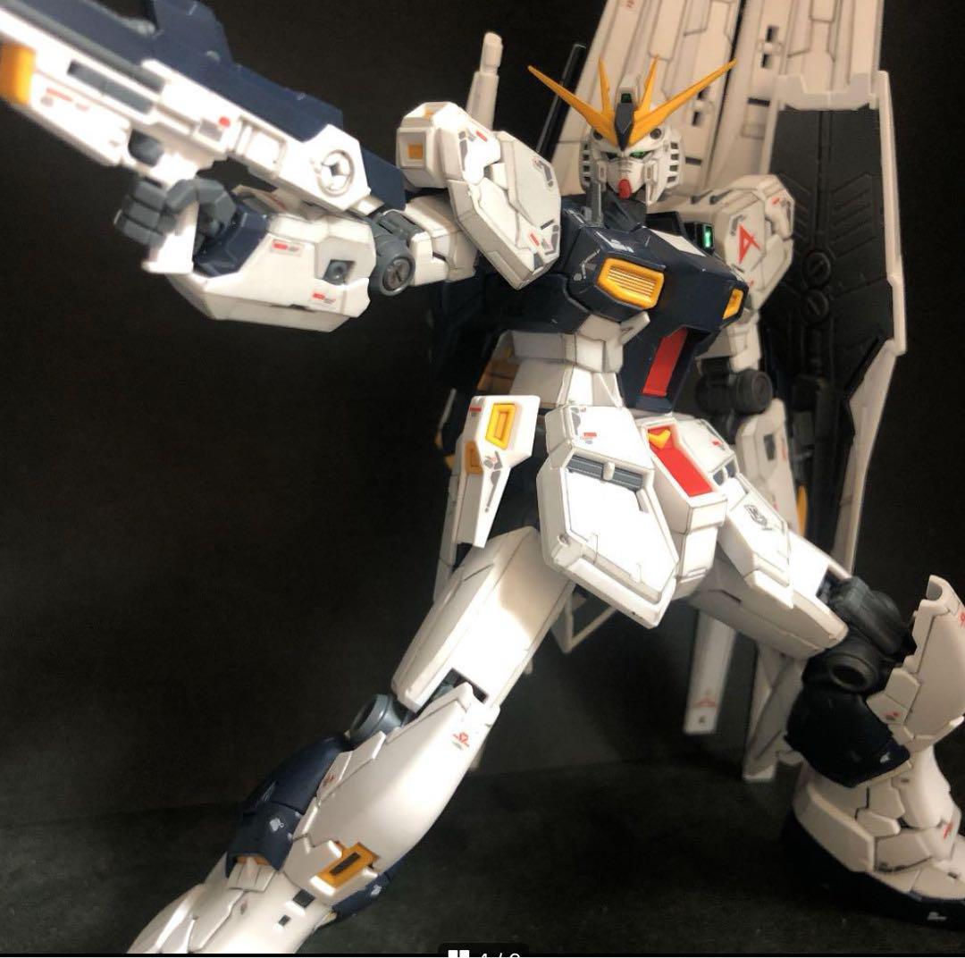 RG νガンダム　完成品ガンプラ