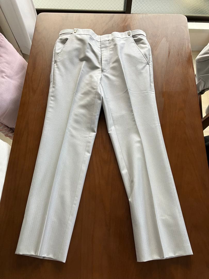 ライトグレー タキシード